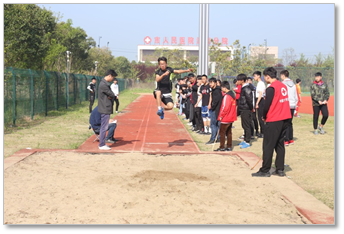 说明: E:\工作资料\教务处\通知发文\2019上\2019运动会\IMG_1206.JPG